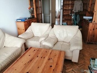 Darujem kožennú sedaciu súpravu 2+1+1