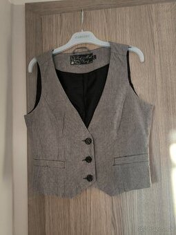 Vesta style hnedý pásik