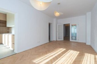 NOVOREKONŠTRUOVANÝ 3 - IZB. TEHLOVÝ BYT,KE - SEVER,PARK OBRA