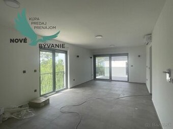 Luxusná novostavba len 70m od mora s výhľadom na more v Chor