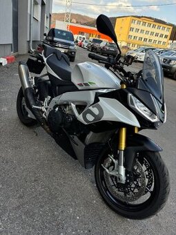Aprilia tuono v4 1100
