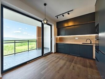 Moderný 2-izbový byt s veľkou terasou, Novostavba-Panoráma