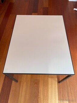 Stolik ciernej/bielej farby 75x60