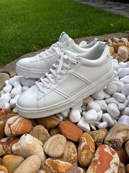 Predam panske sneakers Emporio  Armani