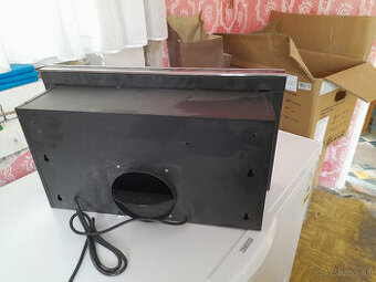 Vstavaný výsuvný digestor