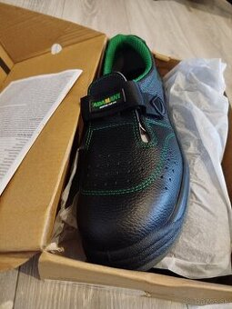 Bezpečnostná pracovná obuv