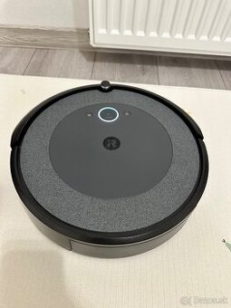 iRobot Roomba i3 robotický vysávač