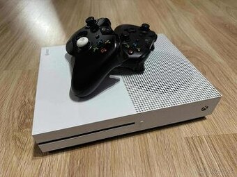 Xbox One S 1TB + 2 ovládače