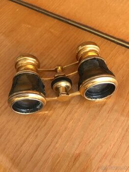 Divadelný ´ ďalekohľad