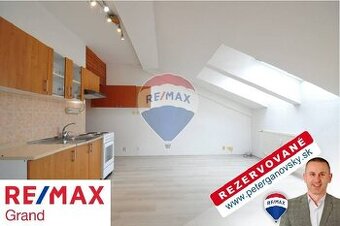 REZERVOVANÉ PREDAJ, 2-izbový podkrovný byt v Poprade, Ul