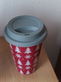 Predám keramický pohár so silikónovým viečkom