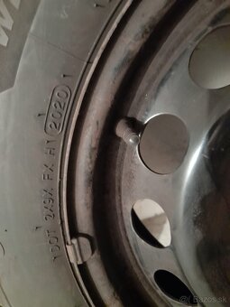 Zimne pneumatiky s diskami