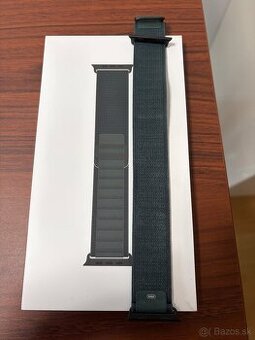 Alpine Loop Apple Watch 49mm black titanium
