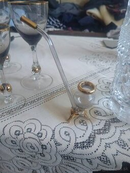 Zlatá Zuzana, brúsené kryštálové výrobky.