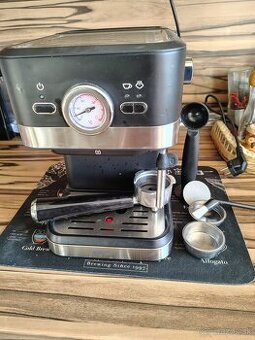 Pákový kávovar Sencor