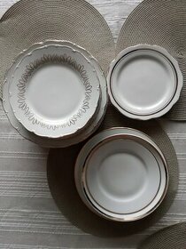 Porcelánové biele taniere na doplnenie