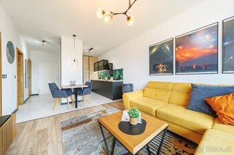 REZERVOVANÉ SLNEČNÝ A ŠTÝLOVO ZARIADENÝ 2-IZBOVÝ APARTMÁN