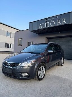 KIA Ceed Combi 1.6 CRDi = 85kW r.v 2012, Top Stav =