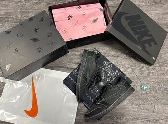 JORDAN 1 RETRO LOW OGTRAVIS SCOTT BLACK PHANTOM"