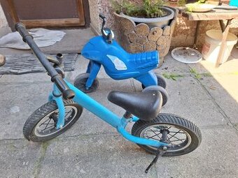 použitý odrážadlo a odrážadlo "motocykel"