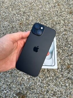 iPhone 15 - baterie 100%