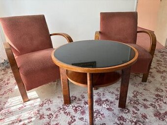 Kresielka a konferečný stolík