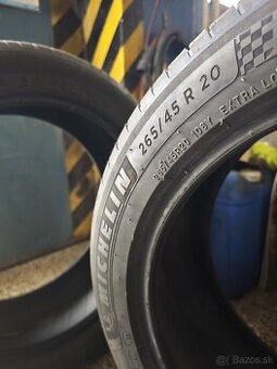 265/45 r20