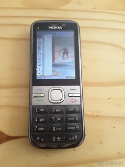 Predám výborný tlačitkový telefónov Nokia C5-00