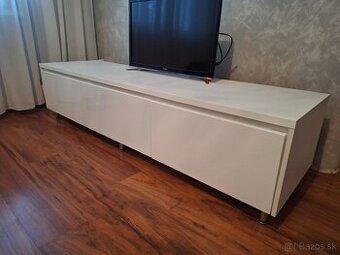 skrinka pod TV biela