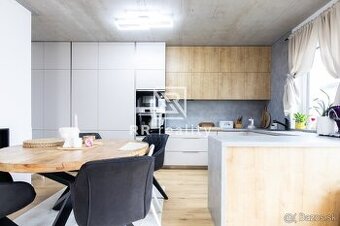 4i RD - Cestice 14 min od KE, zariadený interiér + exteriér