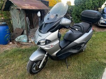Piaggio X9 500