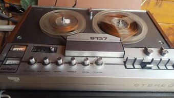 kot.magnetofon PHILIPS