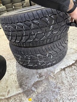 Z262 zimné 2ks 245/40R18
