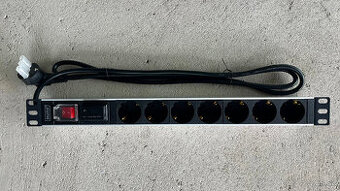 Napájací panel 230V, 19", do dátového rozvádzača