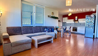 IBA U NÁS Svetlý 4i byt s terasou a loggiami v Ružinove