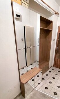 Nábytok chodba – botník, šatník, vešiak, zrkadlo