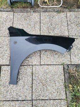 Pravy predny blatnik skoda rapid 2013