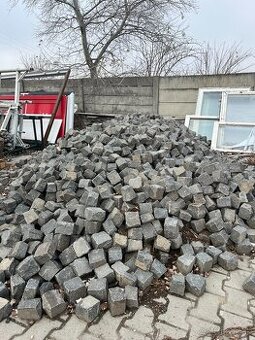 Granitová dlažba – kocky 10×10 cm