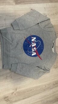 Nasa mikina