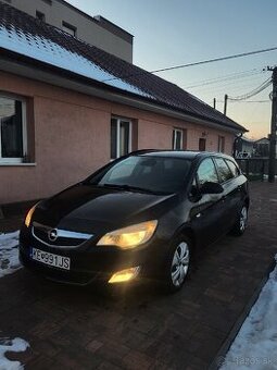 Opel Astra J Sport Tourer 2012