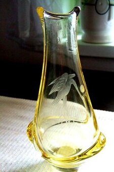 sklo : hutné,  malachitové, rosé amfora, jantárové, krištál