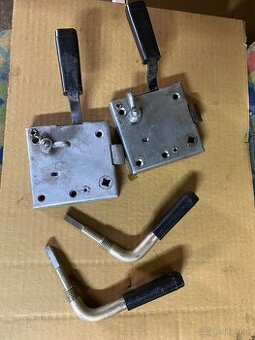 Zetor zámok dverí pravý , kľučka dvery