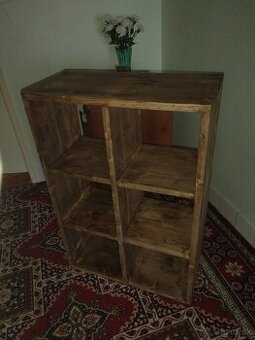 Predám drevený 6 dielny regál