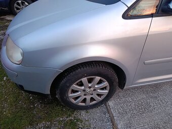 vw touran 1,6 FSI 6rychlostny