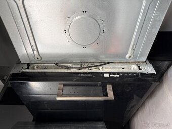 Umyvačka riadu Elektrolux