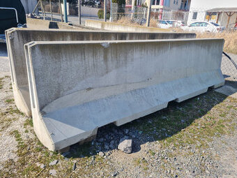 BETÓNOVÉ ZVODIDLÁ