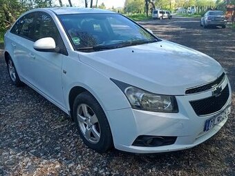 Cruze 1.8 104kw ročník 2011