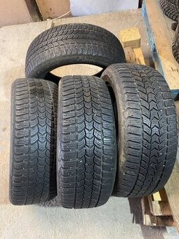 Predám 215/45 r17 Debica zimné gumy