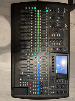 Behringer X32 + Thon case
