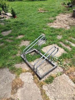 Odkladac,  stojan na bicykel